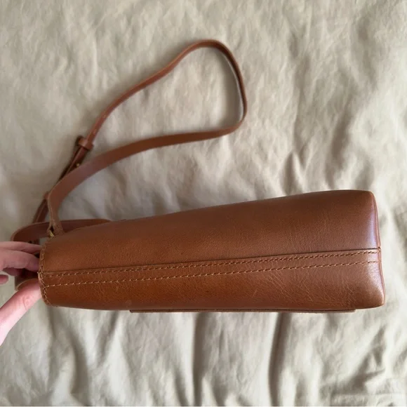Madewell Small Transport Crossbody in English Saddle - Picture 7 of 10